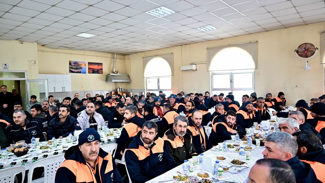 Başkan Geçit'ten Yeşilyurt'ta Karla Mücadele ve Temizlik Ekiplerine Moral Ziyareti