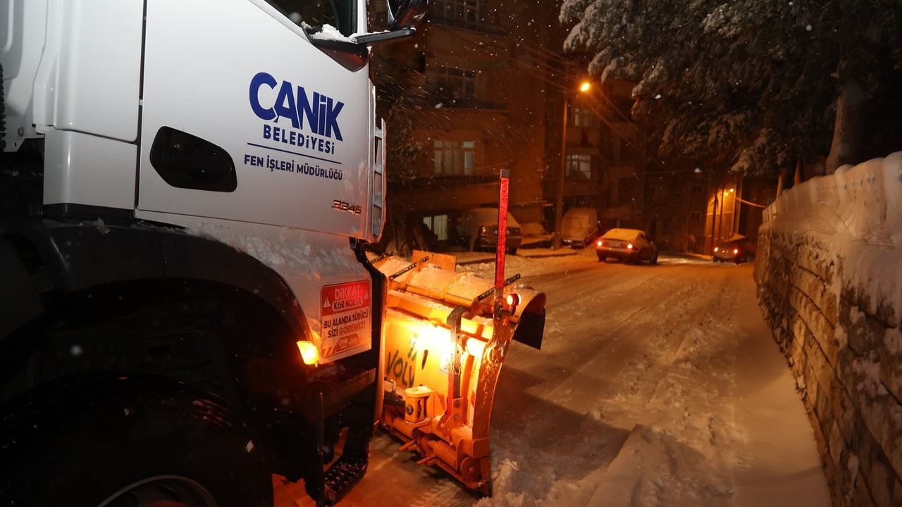 Başkan Sandıkçı: Canik'te Karla Mücadele 7/24 Sürüyor
