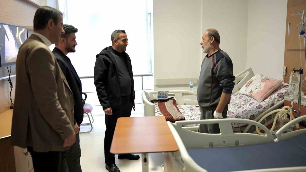 Başkan Ulutaş'tan Akçadağ Şehit Gökhan Aslan Devlet Hastanesi'ne Moral Ziyareti