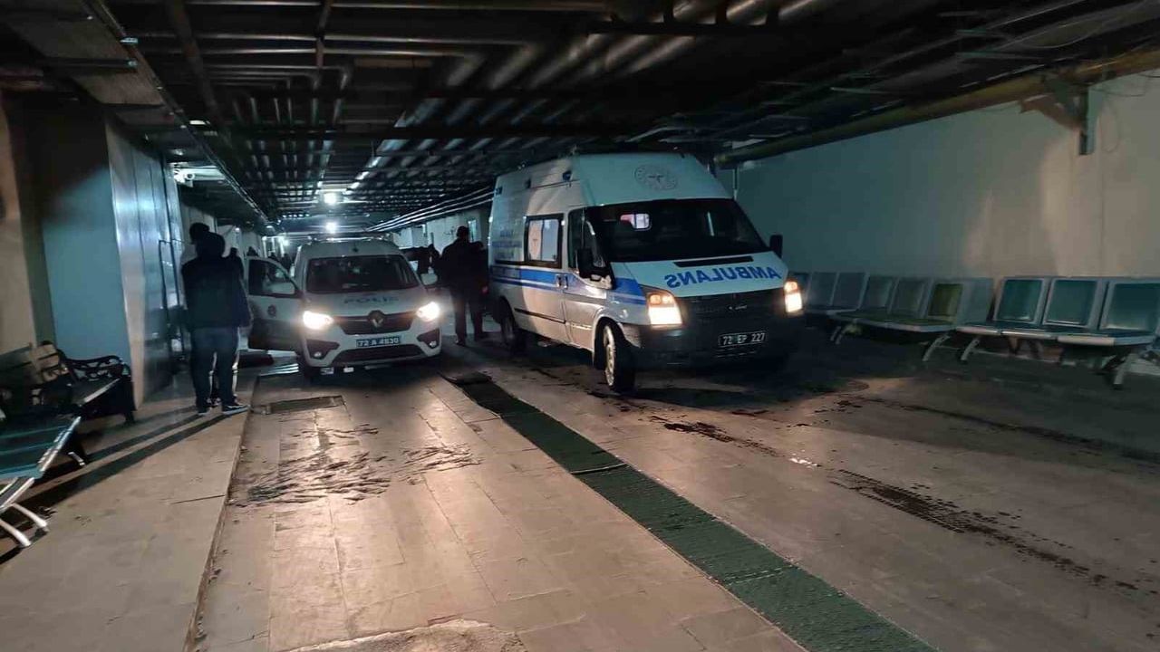 Batman'da balkondan düşen 22 yaşındaki genç kadın hayatını kaybetti