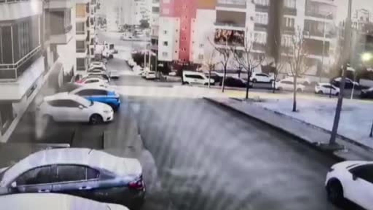 Batman'da freni boşalan akaryakıt tankeri 8 aracı hurdaya çevirdi