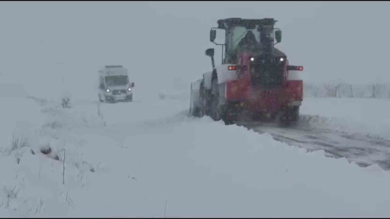 Batman Gercüş'te 35 Köy Yolu Ulaşıma Açıldı, Mahsur Ziyaretçiler Kurtarıldı