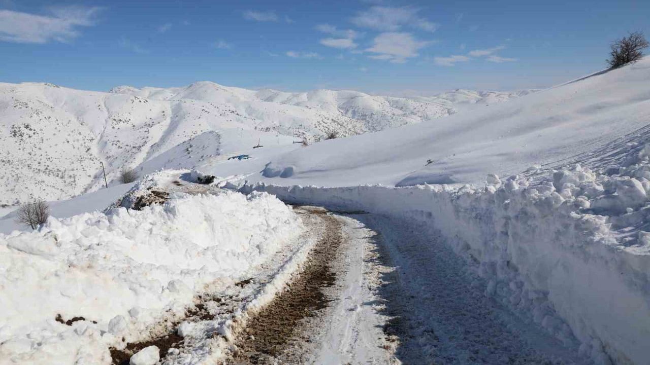 Battalgazi Belediyesi Yaygın Puluşağı'nda 28 km Kapanan Yolu Ulaşıma Açtı