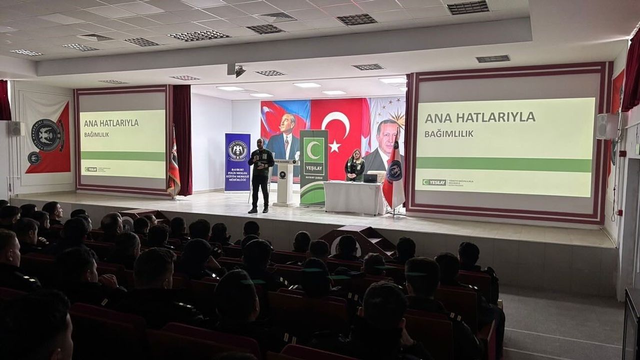 Bayburt POMEM'de Yeşilay'dan TBM Bağımlılıkla Mücadele Eğitimi