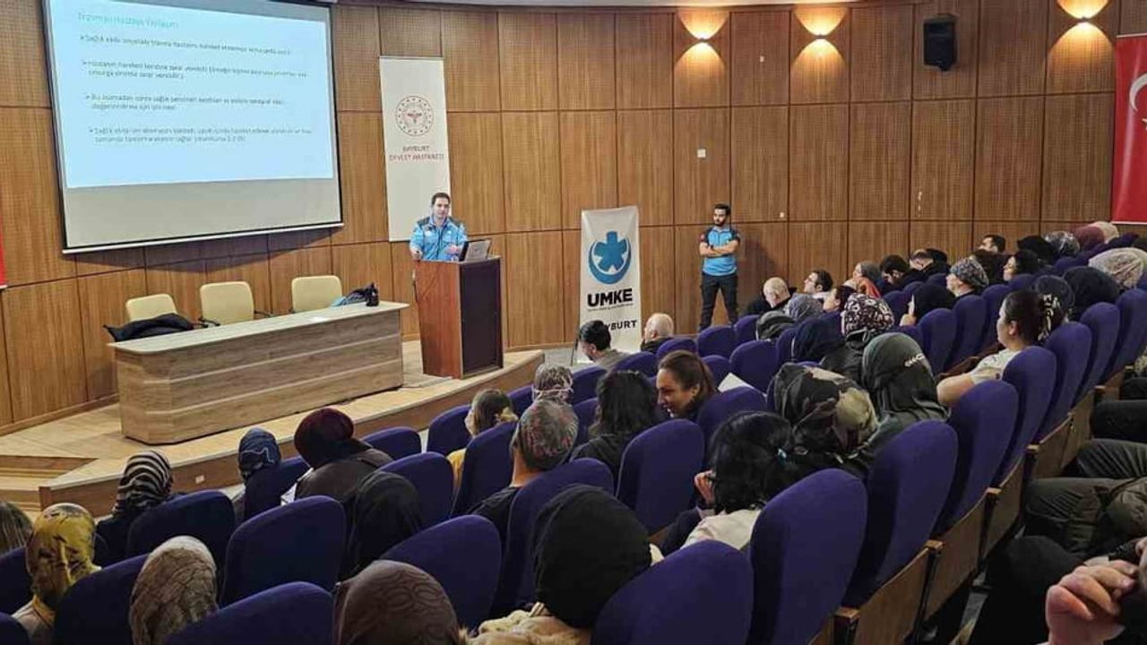 Bayburt’ta Sağlık Personeline Afet Bilinci Eğitimi ve UMKE Tanıtımı