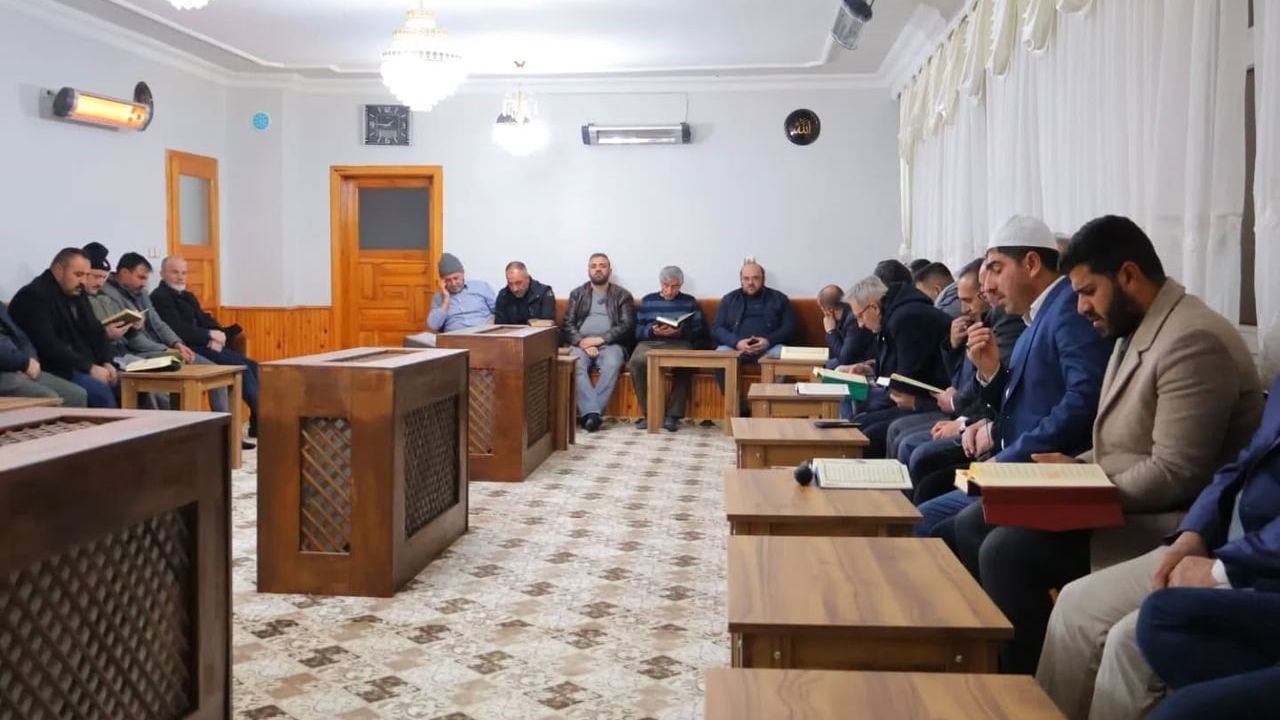 Bayburt Taht Köyü'nde Mukabele ve Hatim Duası