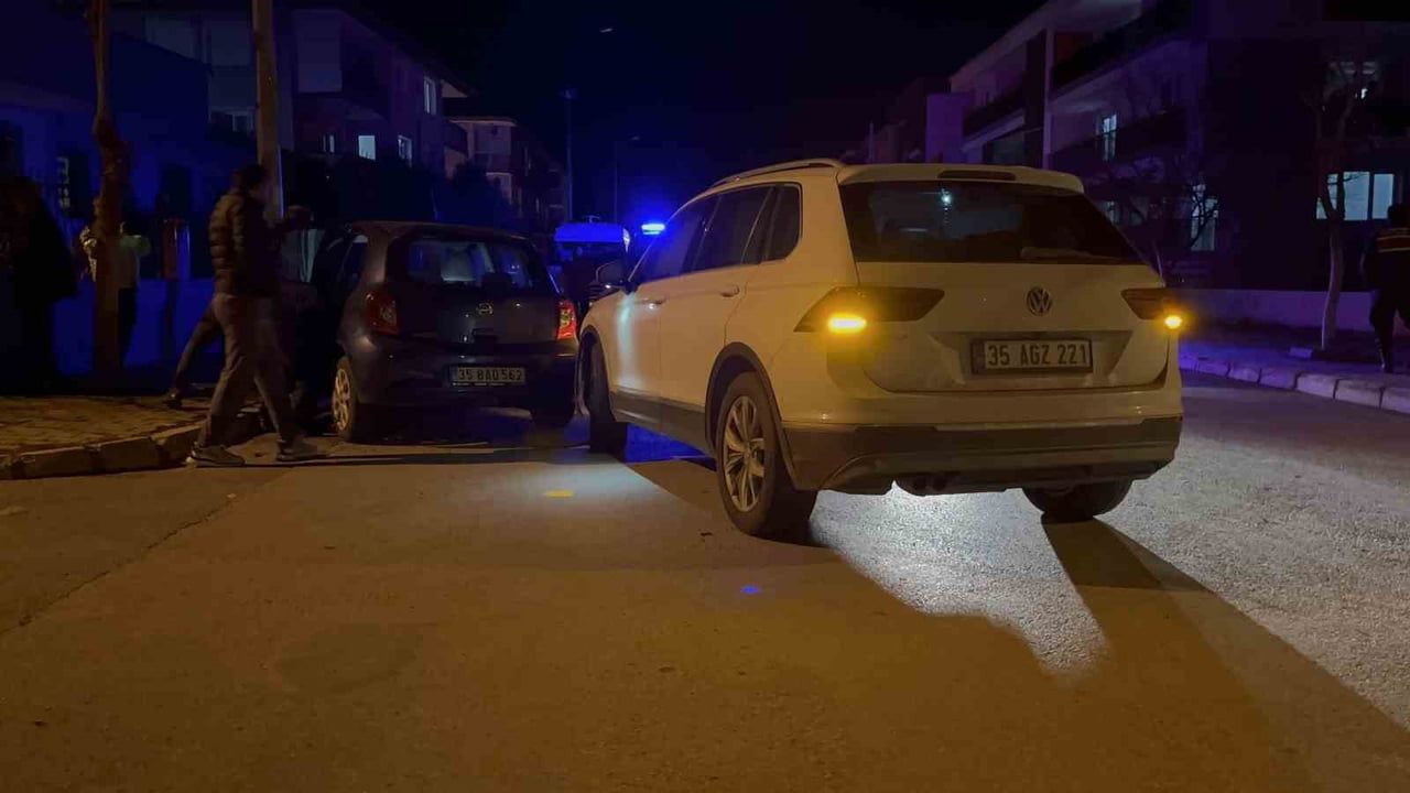 Bayındır’da Otomobil Çarpıştı: 1 Çocuk Hafif Yaralandı