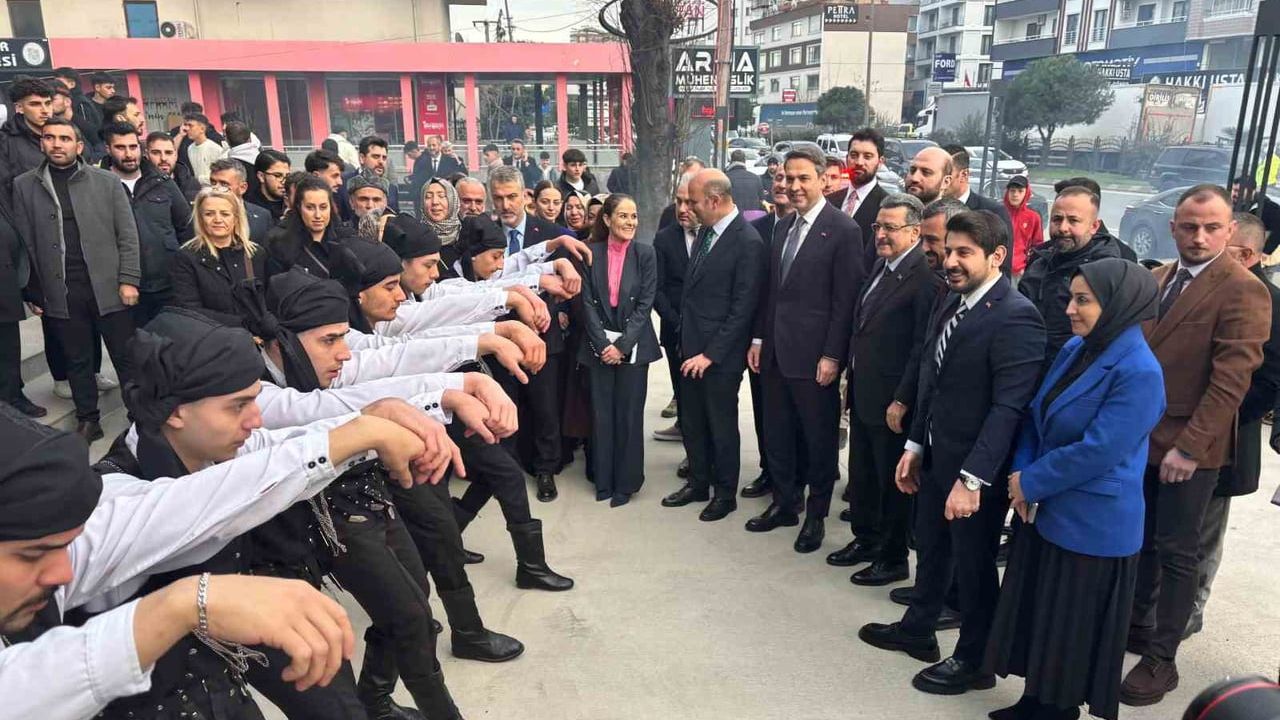 Bayraktar: Bu sene 8 milyon haneye yetecek gaz, 2028'de 16 milyona çıkacak