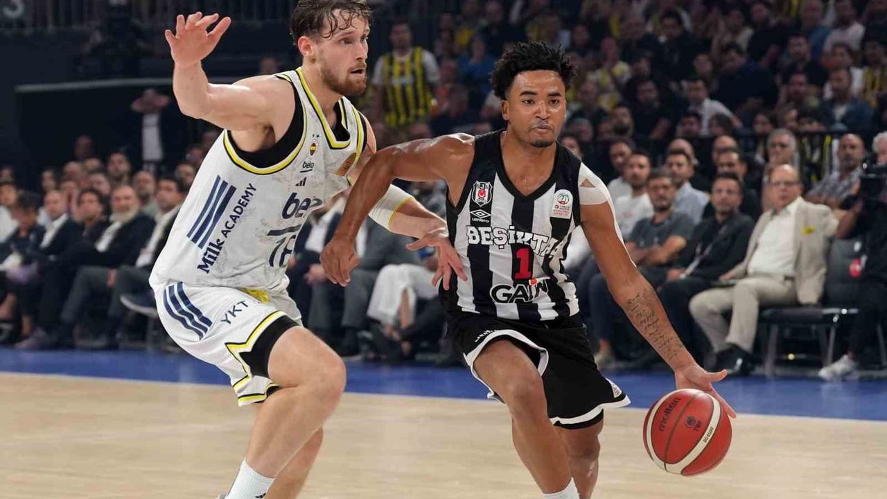 Beşiktaş - Fenerbahçe Derbisi: Namağlup Lidere Zorlu Randevu