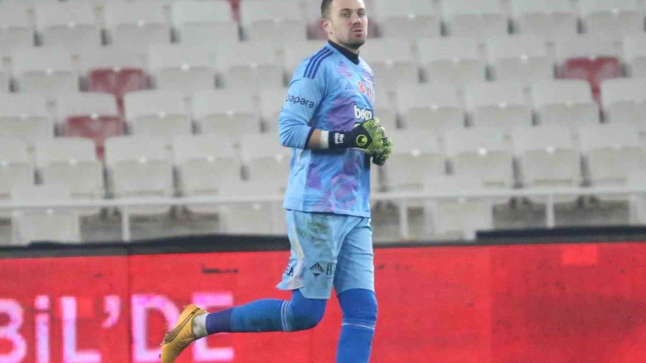 Beşiktaş, Mert Günok'la Yollarını Ayırdı