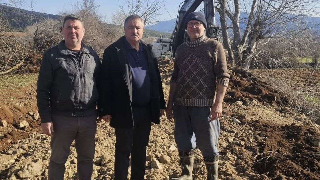 Beyağaç Belediyesi Subaşı - Kocabağ Deresi Arası Yol Çalışması Başlattı