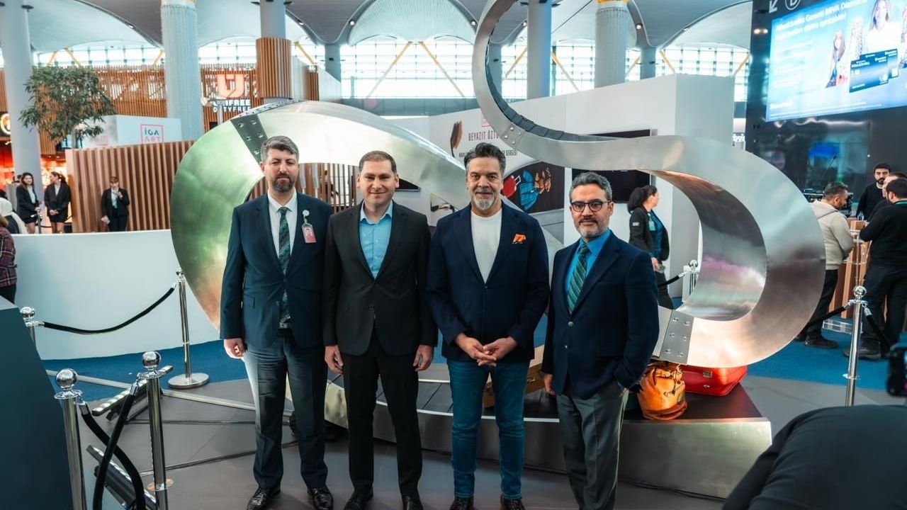 Beyazıt Öztürk'ün 'Şeyler' Sergisi İGA İstanbul Havalimanı'nda