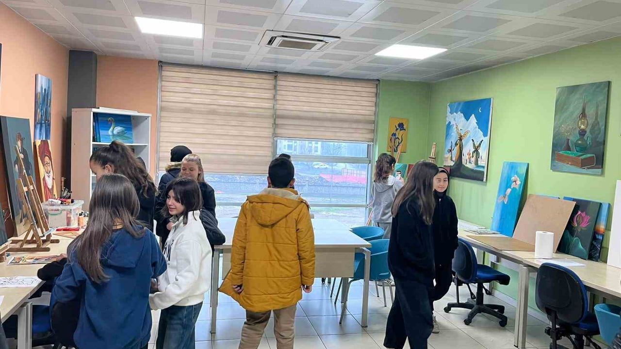 Beyciler Ortaokulu Öğrencileri Düzce Gençlik Merkezi’ni Ziyaret Etti