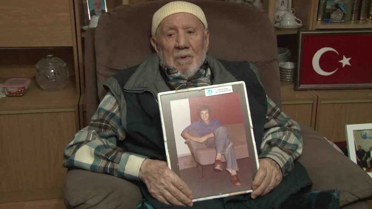 Beykoz’da Vefa Günü: Ülkücü Şehit Atilla Kurtuluş’un Babası Satılmış Kurtuluş 100 Yaşında