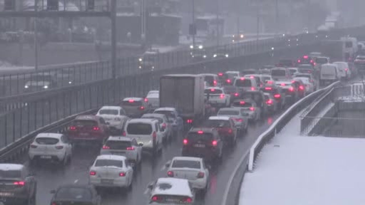 Beylikdüzü'nde Trafik Durdu