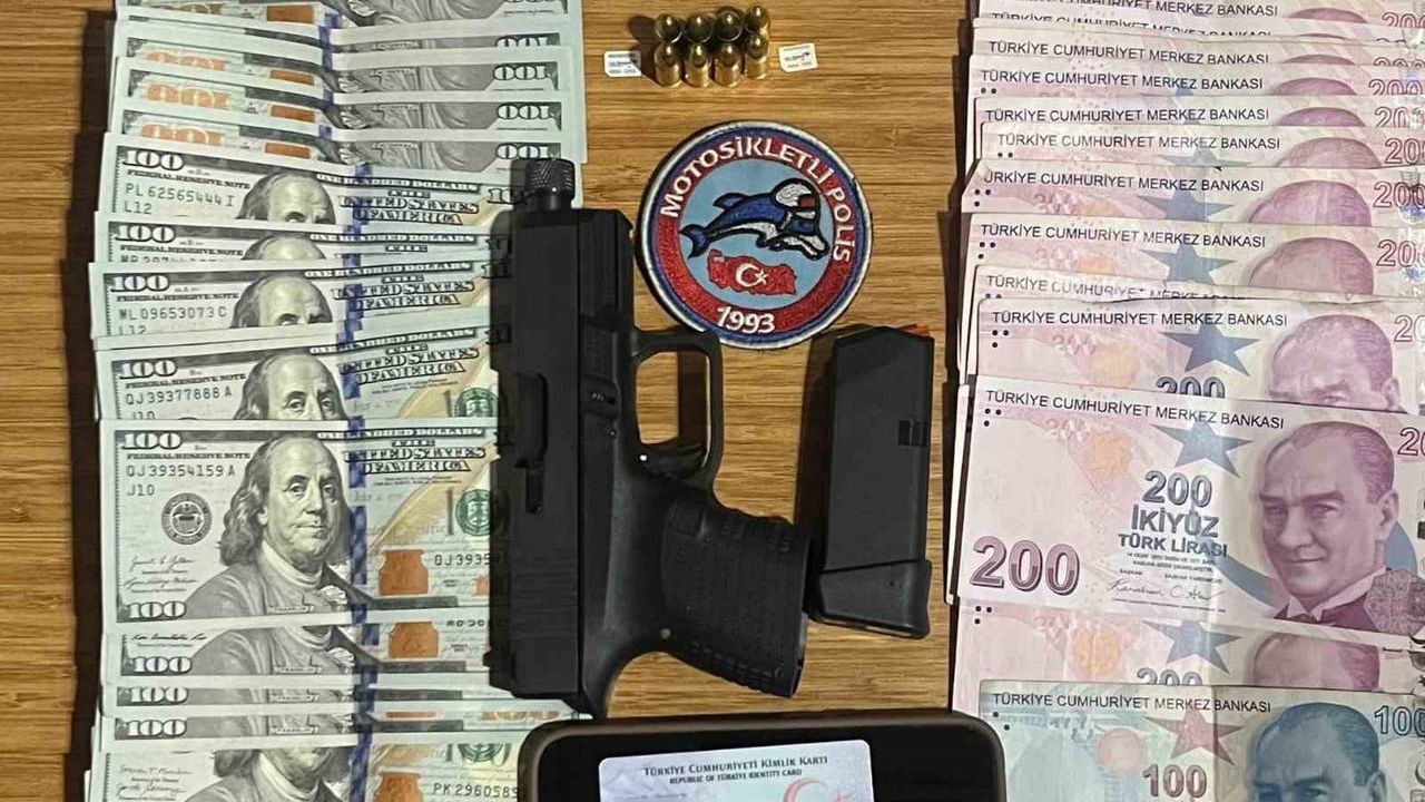 Beyoğlu'da Kaçan Şüpheli Firari Çıktı: 26 Yıl Kesinleşmiş Hapis ve Silah Ele Geçti