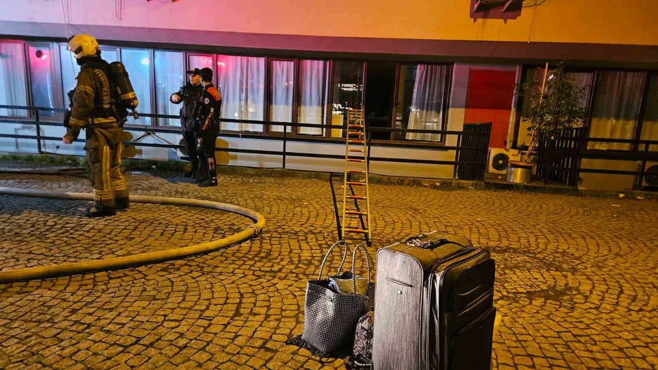 Beyoğlu'da Otel Yangını: 3 Kişi ve Bir Köpek Kurtarıldı