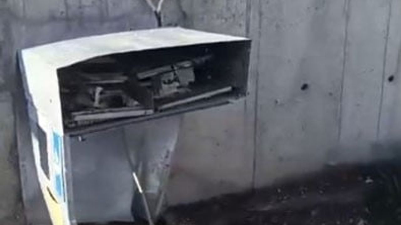 Beyşehir Esence Mahallesi'nde Yıldırım Büyük Hasar Verdi