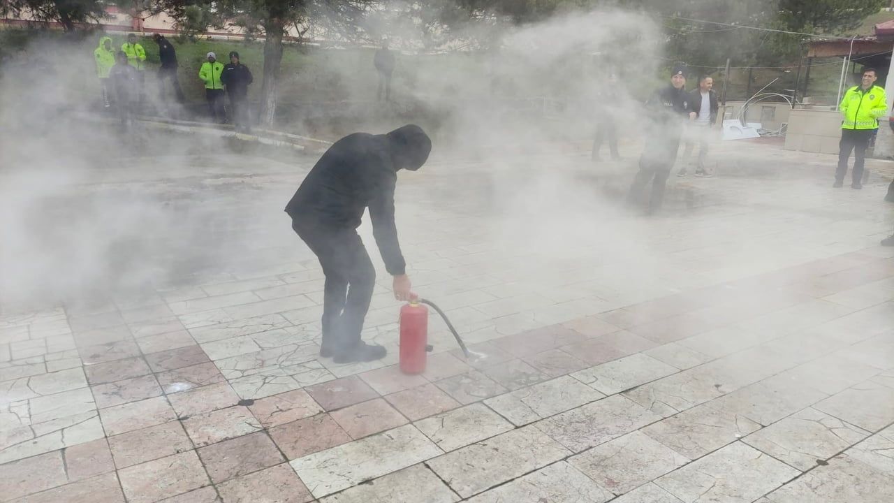 Bilecik Polis Evi'nde Afet ve Yangın Farkındalık Eğitimi