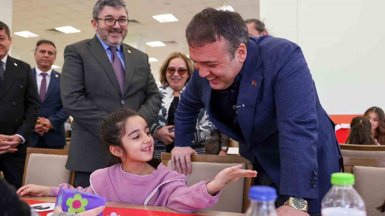 Bilecik’te Çocuk Gelişimi Etkinliği: Vali Sözer Materyal Sunumunu İzledi