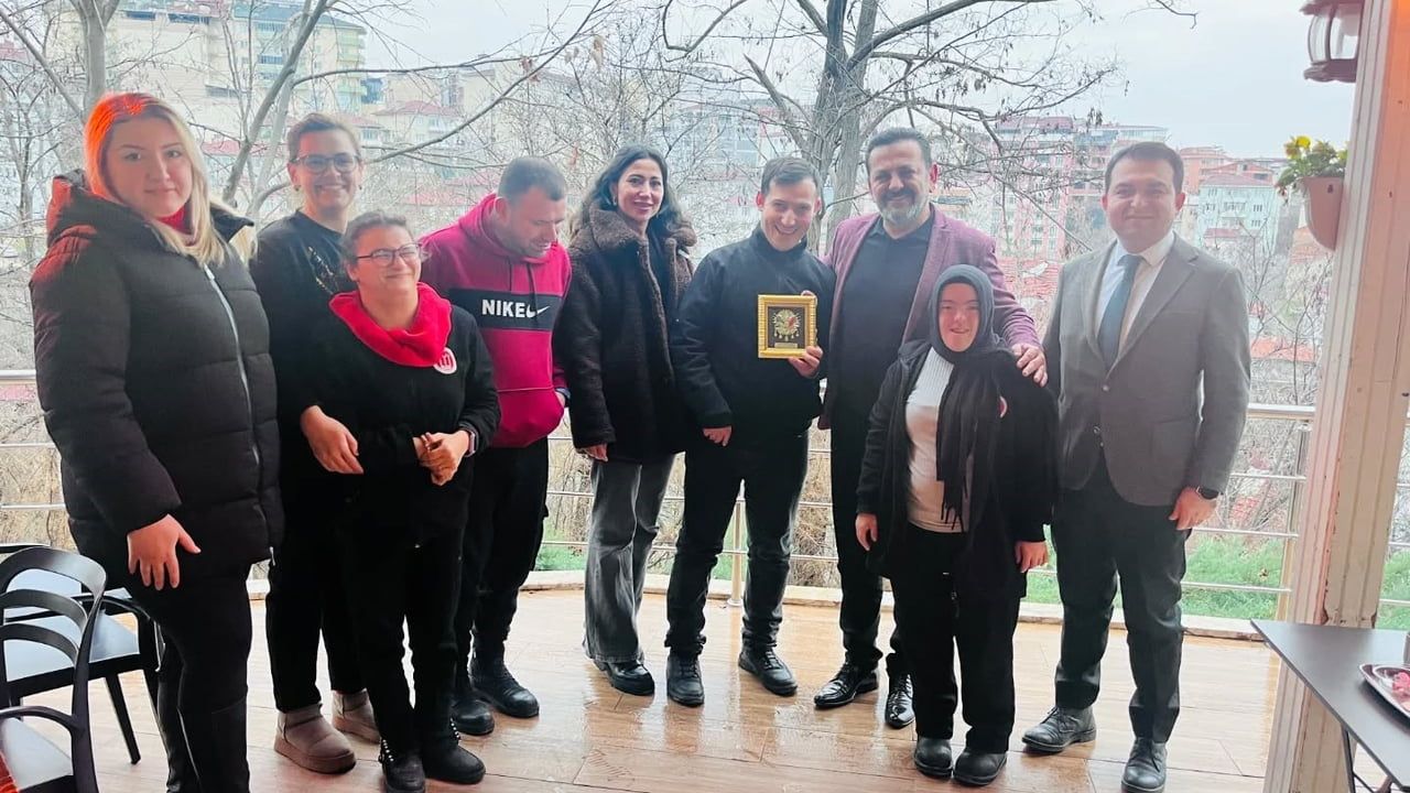 Bilecik'te Engelli Bireylere Doğum Günü Sürprizi