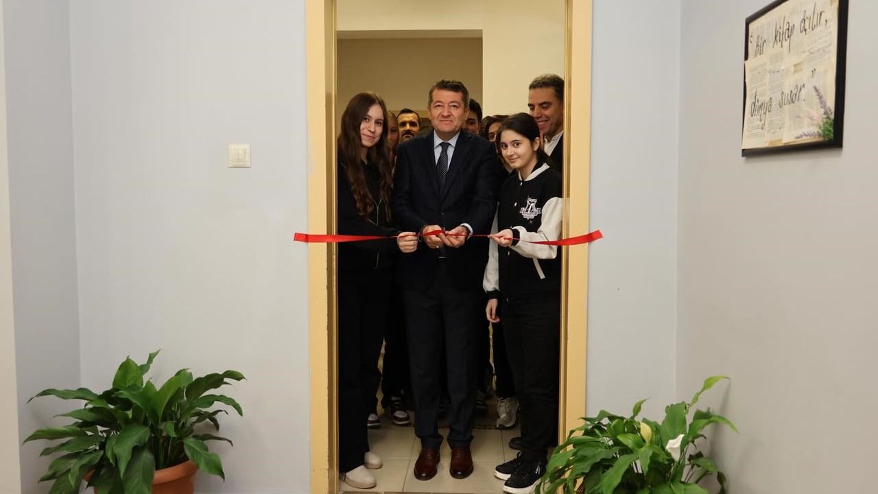Bilecik'te İbn-i Sina Meslek Lisesi'ne Yeni Kütüphane Açıldı