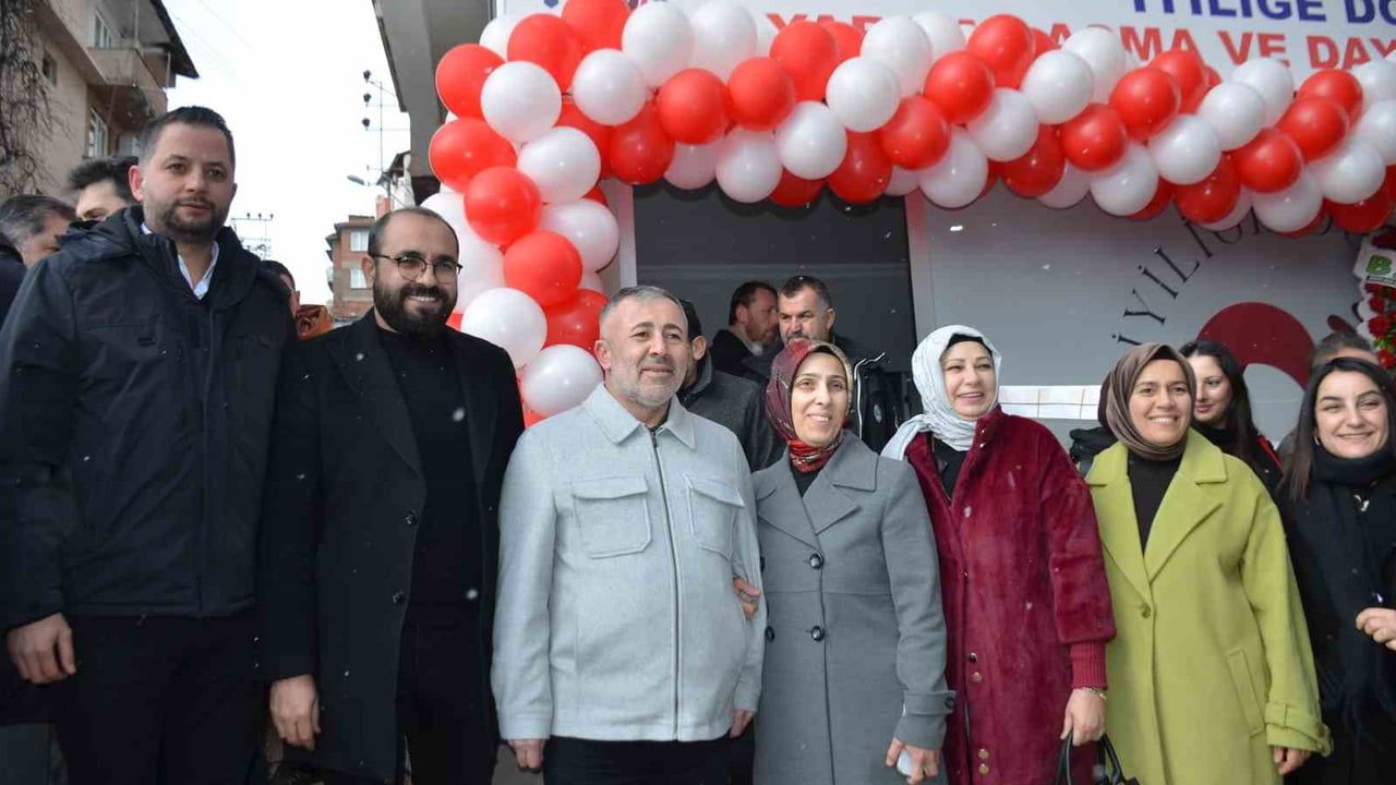 Bilecik’te İyiliğe Dokun Yardımlaşma ve Dayanışma Derneği dualarla açıldı