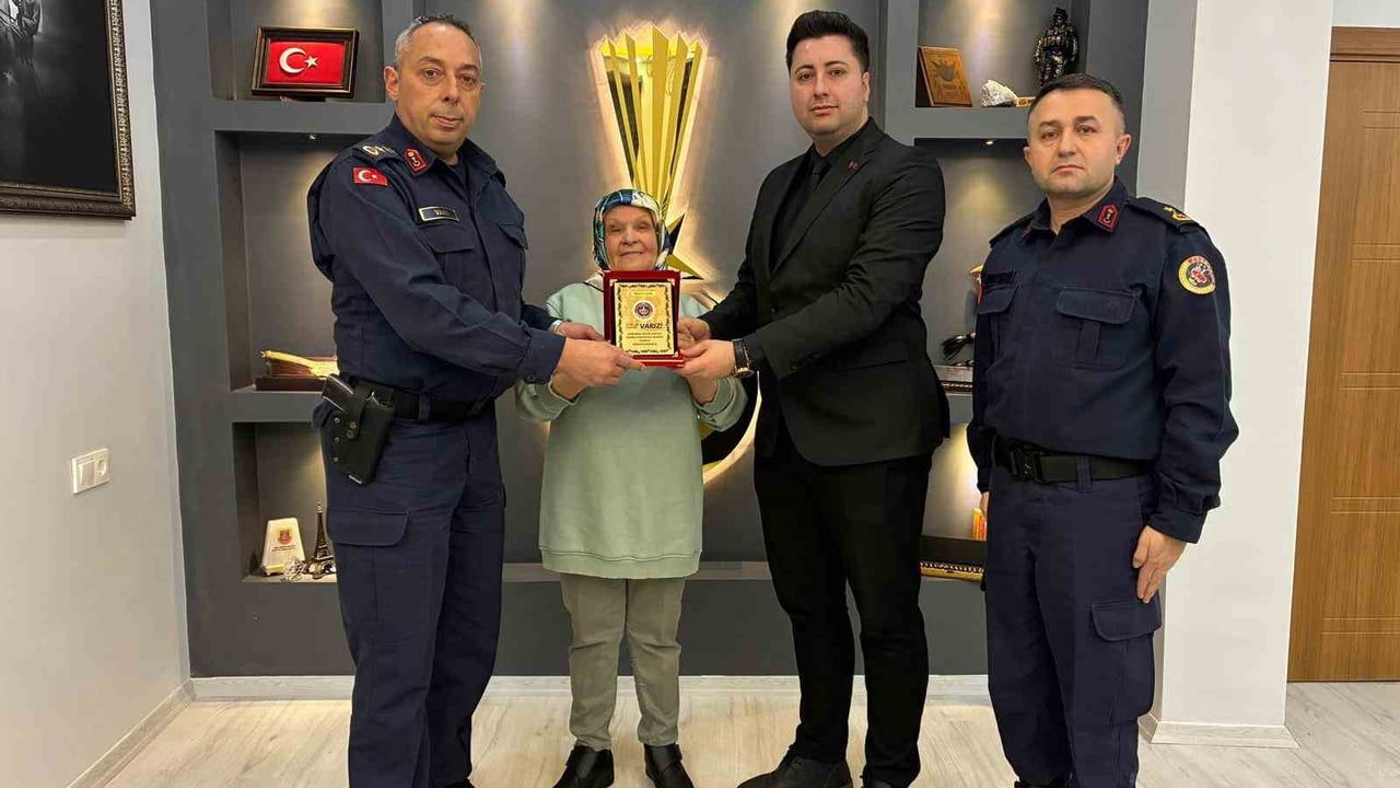 Bilecik'te Jandarma Vakfı'na Anlamlı Bağış