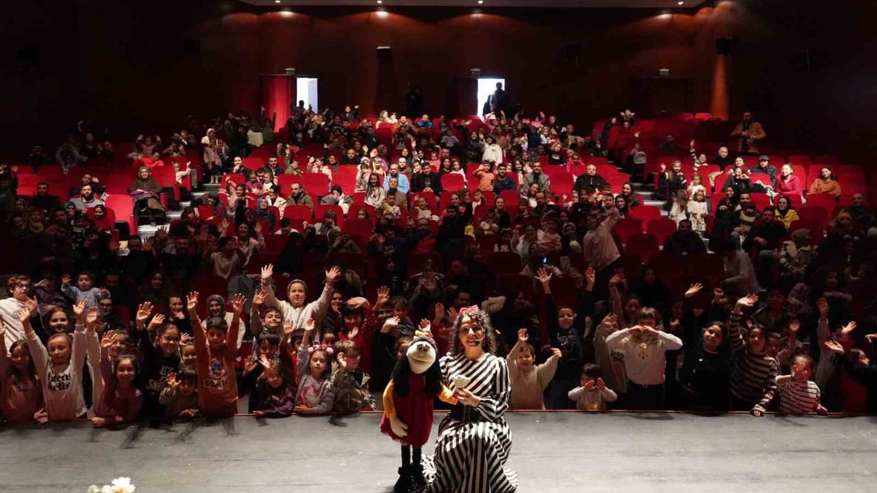 Bilecik'te Karne Hediyesi: Melek Başkan'dan Çocuk Etkinlikleri