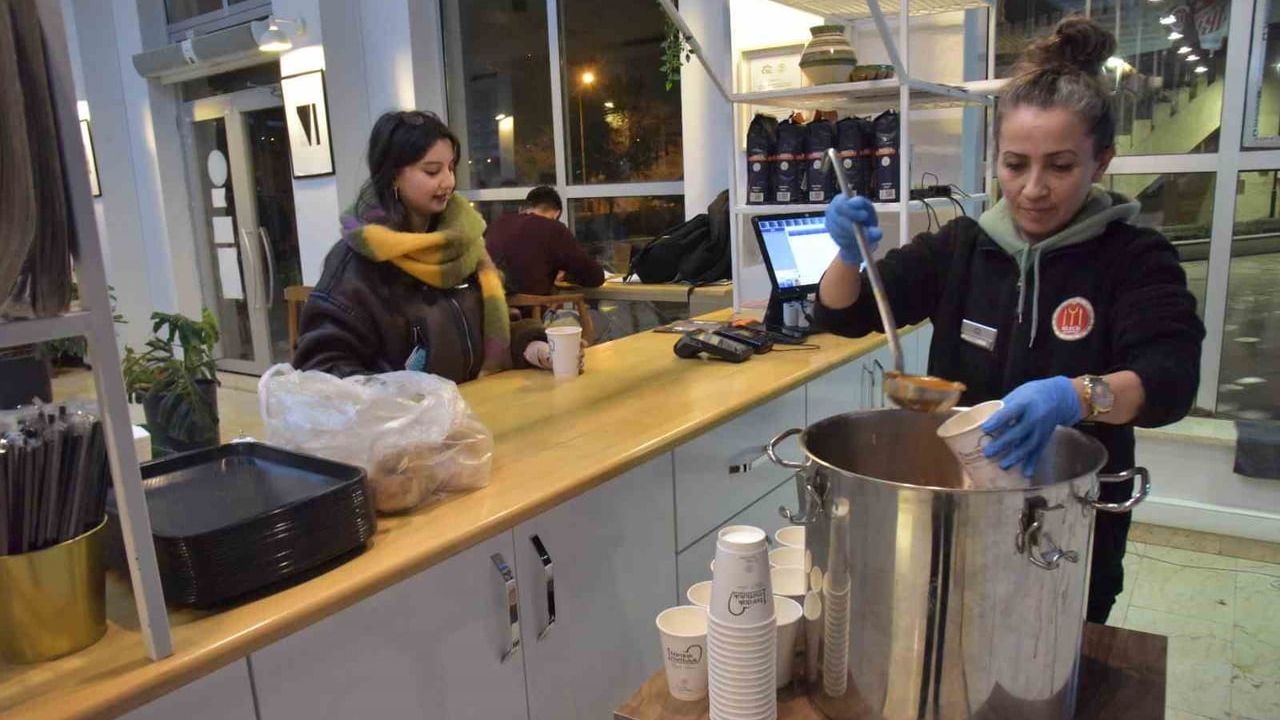 Bilecik'te Sınav Haftasında Öğrencilere Sıcak Çorba Desteği