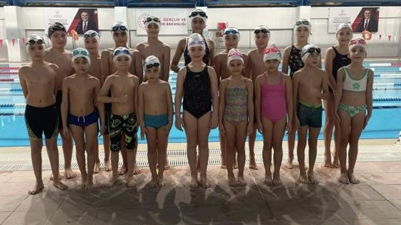 Bilecik'te Spor Okulları Yüzme Antrenmanları Yoğun Tempoda