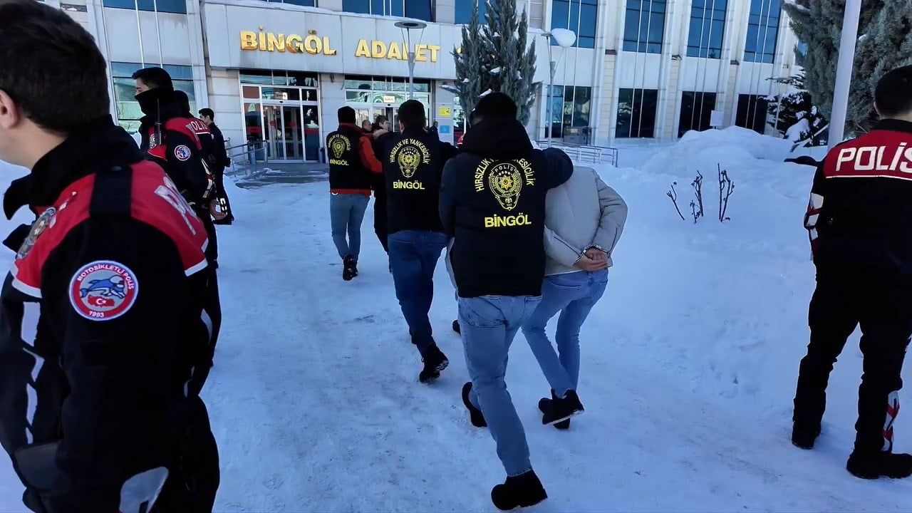 Bingöl'de 'change' Operasyonu: 4 Tutuklama, 5 Araç Ele Geçirildi