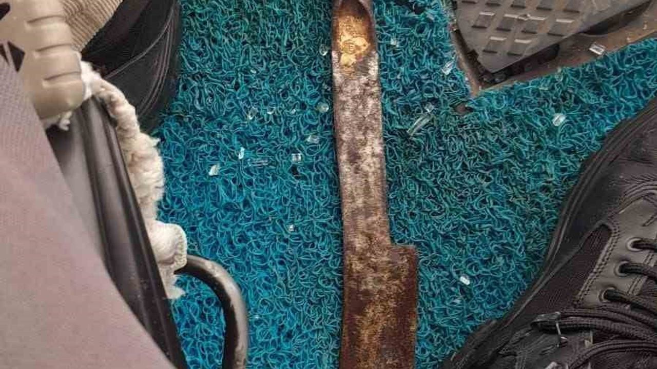 Bingöl'de İş Makinesine Saldırı: Ahır Yolunu Açmadılar İddiası