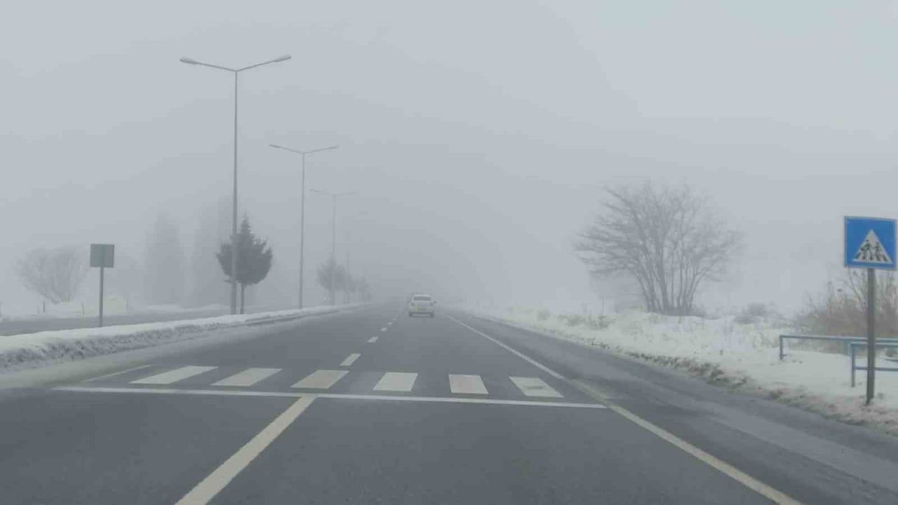 Bingöl'de Yoğun Sis Görüşü Azalttı — Sürücüler Zor Anlar Yaşadı