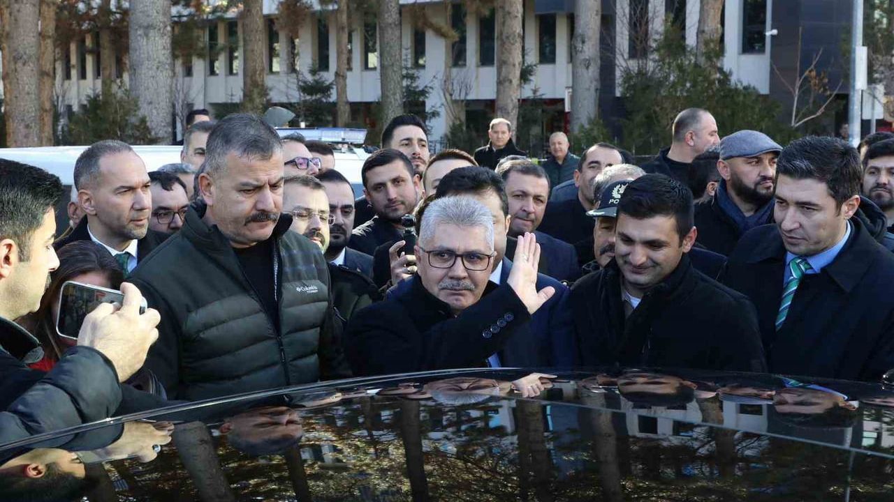 Bingöl'e Atanan Vali Cahit Çelik'e Niğde'de Duygusal Veda