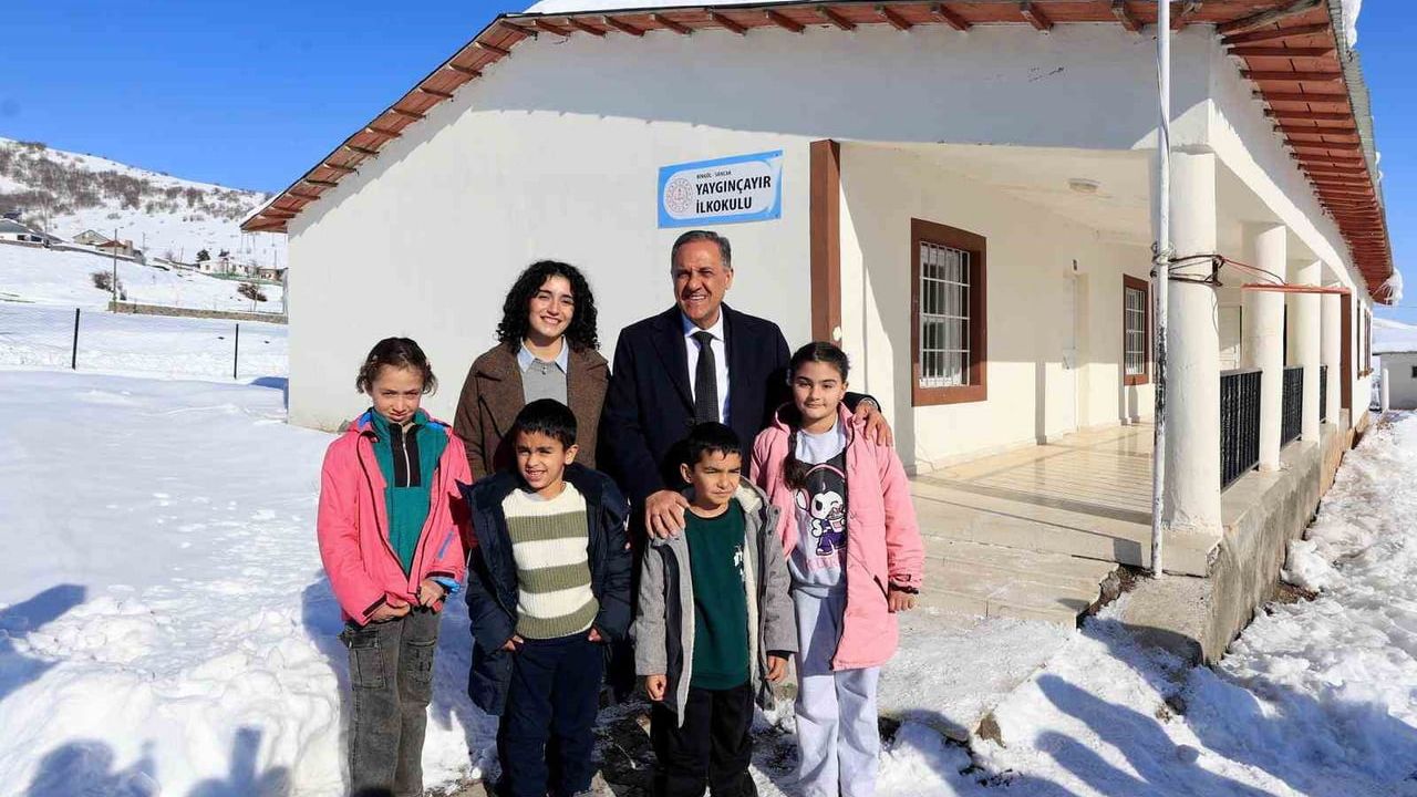 Bingöl Valisi Usta’dan Tek Öğretmenli Köy Okuluna Fedakar Ziyaret