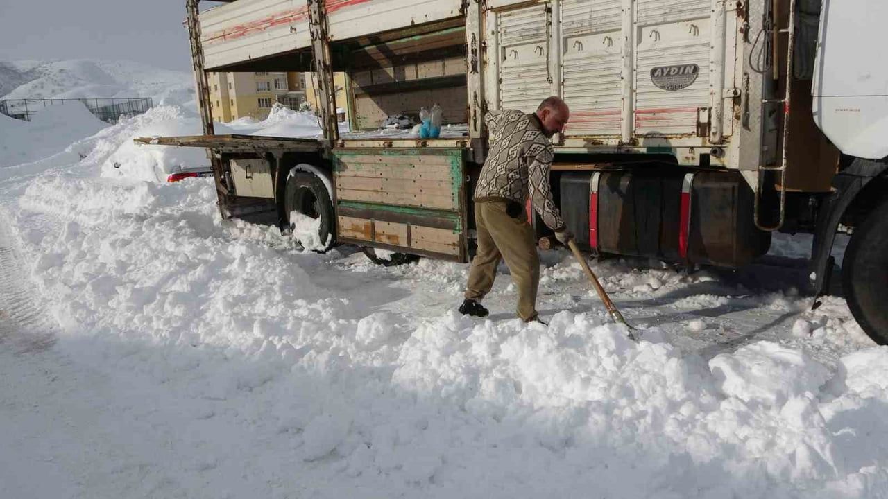 Bitlis'te Kar Krizi: 76 Köy Yolu Hâlâ Kapalı