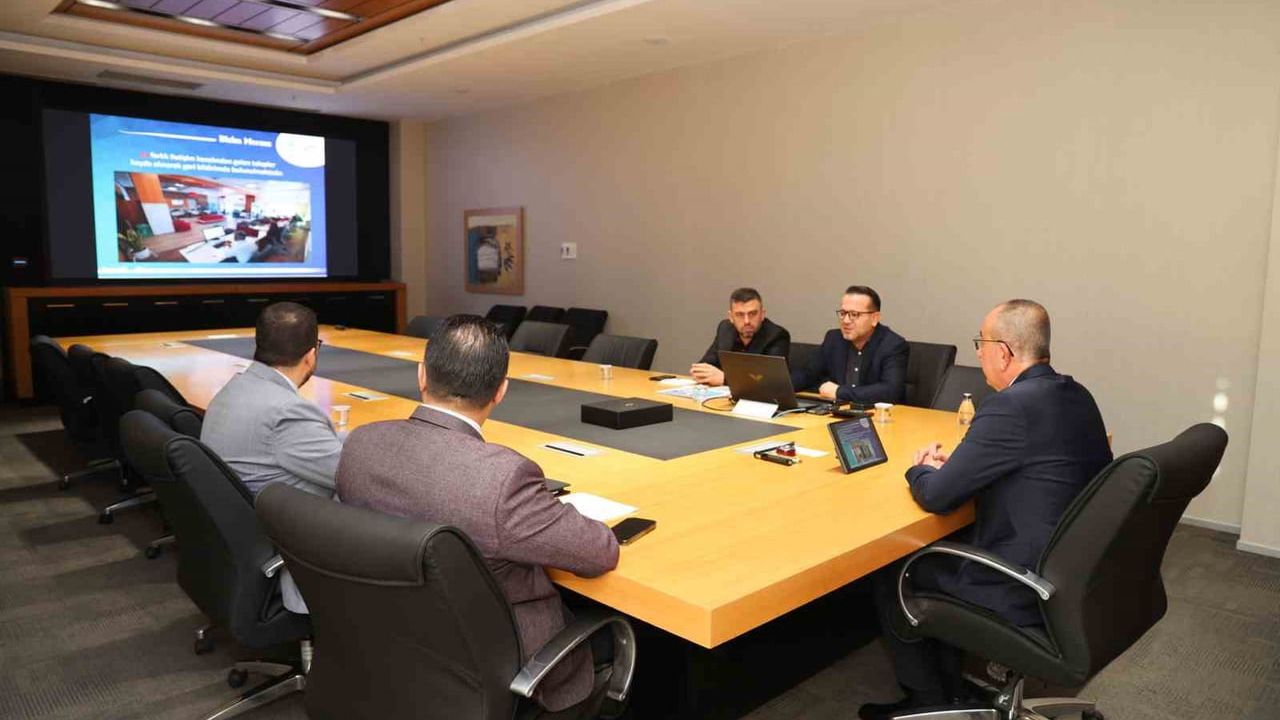 Bizim Meram Masası Meram'da Hizmetin Pusulası