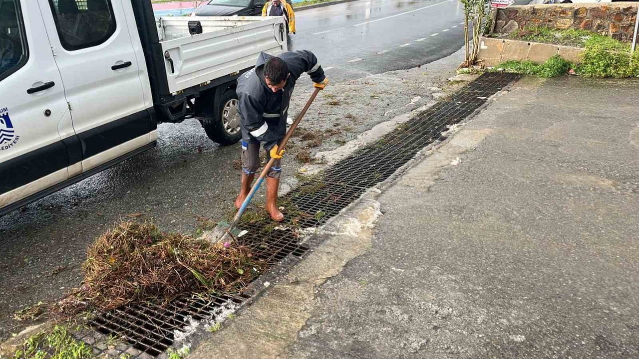 Bodrum'da Fırtına Alarmı: Belediye Ekipleri Teyakkuza Geçti