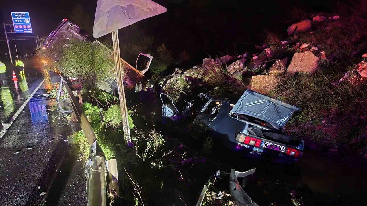 Bodrum’da Kaynar Kavşağı’nda Zincirleme Kaza: 3 Yaralı