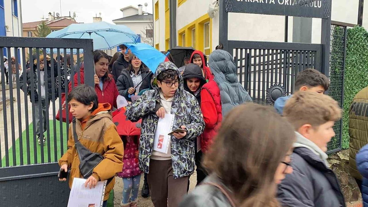 Bolu'da 52 bin 224 öğrenci karne sevinci