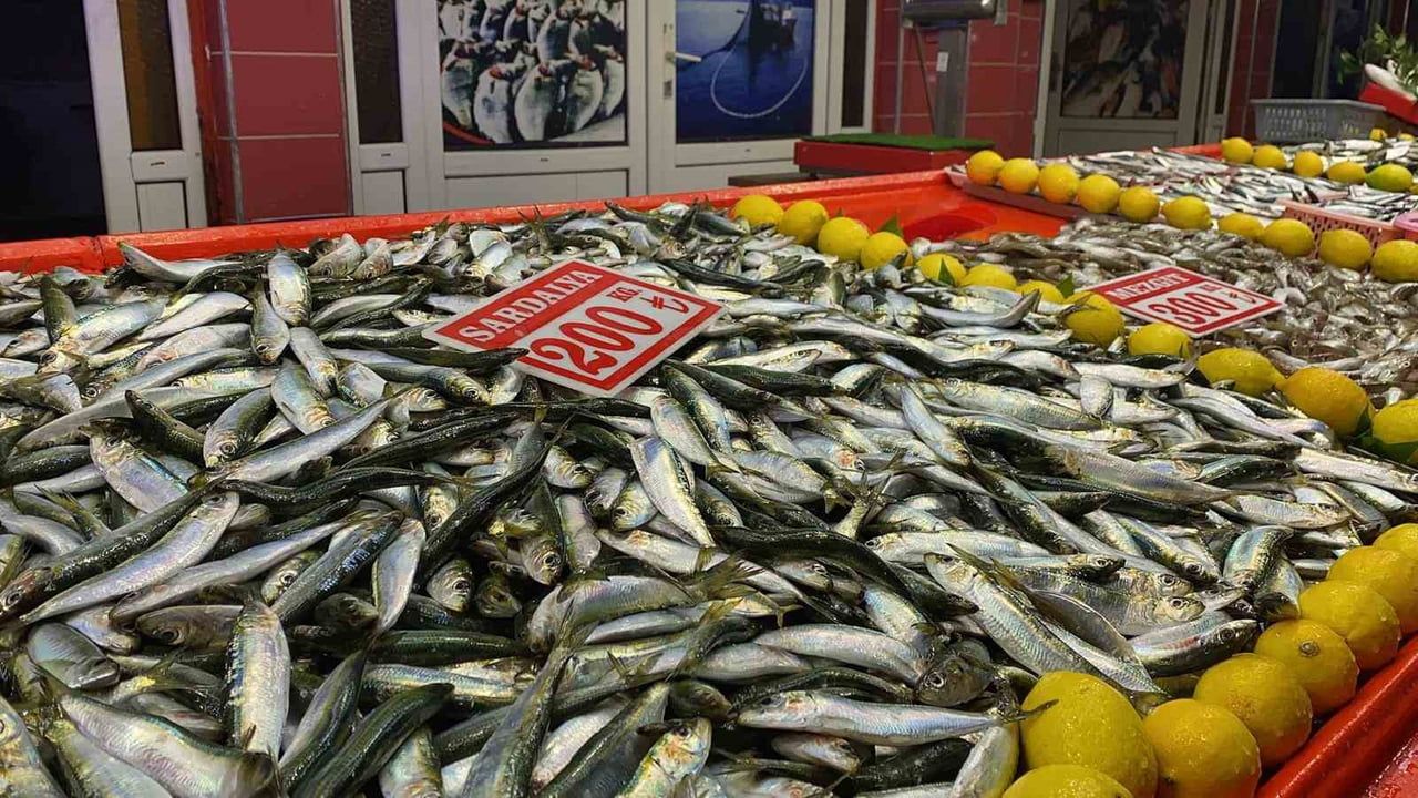 Bolu'da Balık Pazarında Fırtına: Hamsi Tezgahlardan Kayboldu