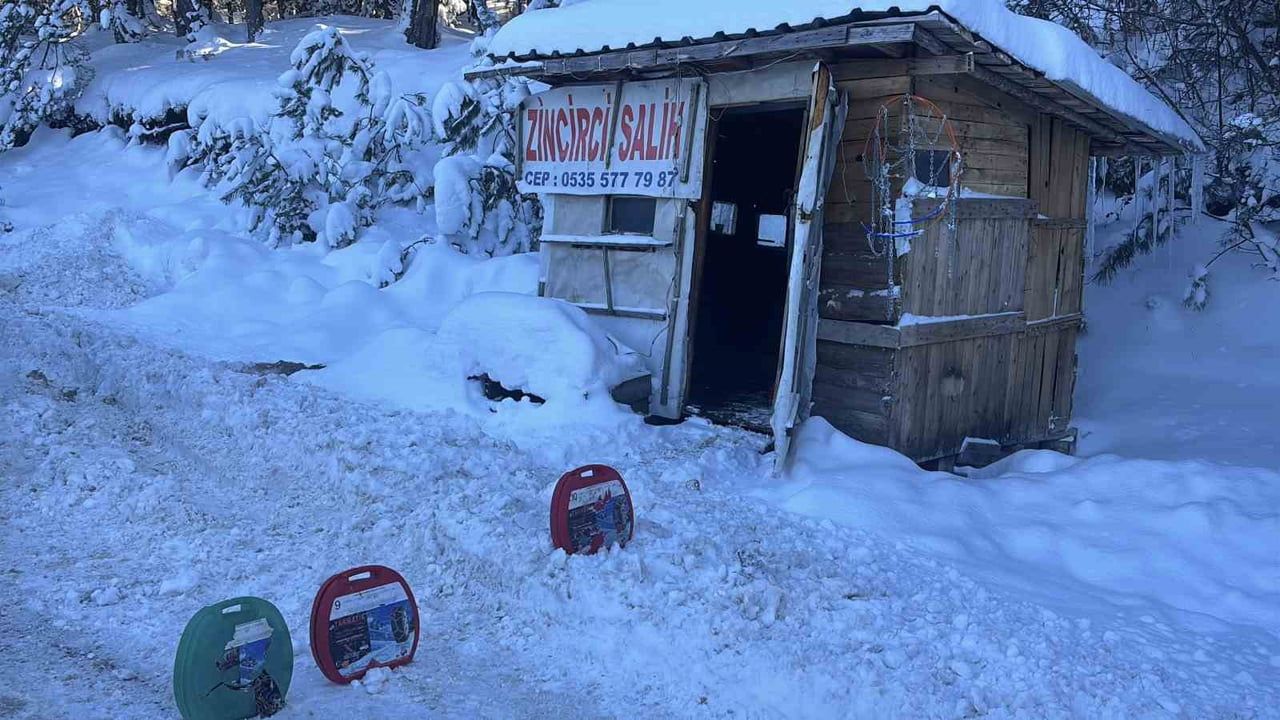 Bolu’da Fabrika İşçisinin Kartalkaya’da 'Zincir Mesaisi'