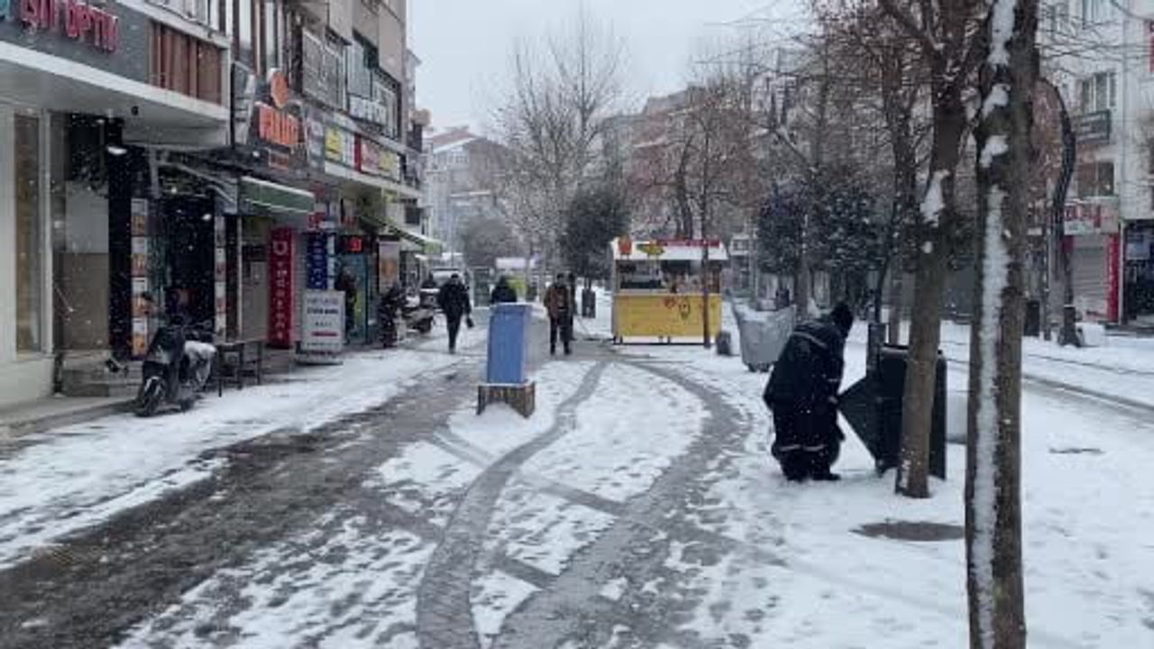 Bolu'da Kar Yağışı: Şehir Beyaza Büründü