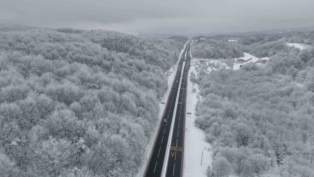 Bolu Dağı'nda Kar Yağışı: Yollar Açık, Tipi Uyarısı