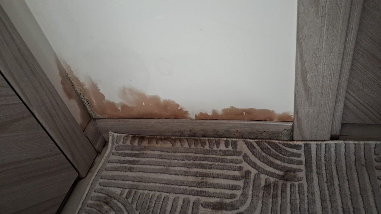 Bozdoğan'da 196 Dairelik Sitede Yağışlarla Her Yerden Su Sızması