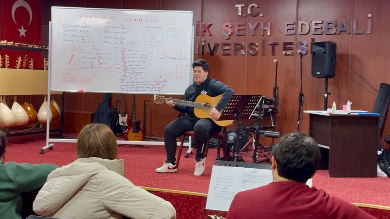 BŞEÜ'de Gitar ve Bağlama Kursları Sürüyor