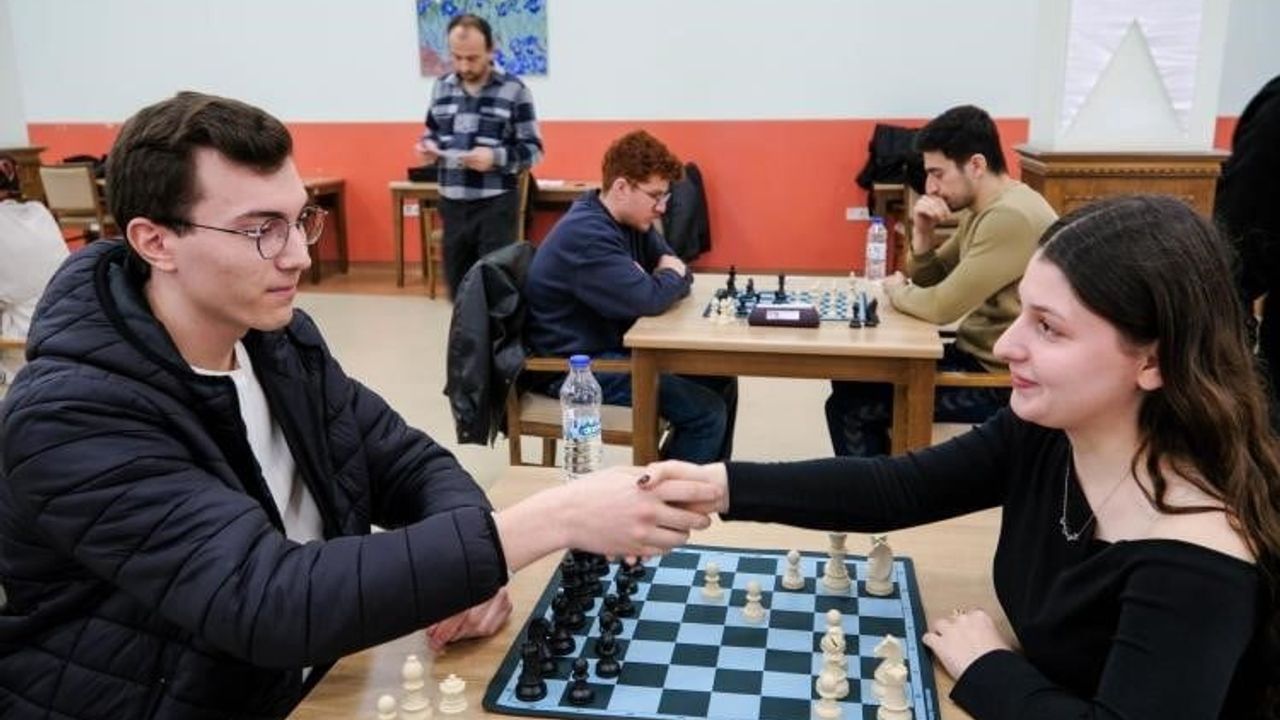 BŞEÜ'de Satranç Etkinliği: Üniversiteler Arası Müsabaka İçin Ekip Belirlendi