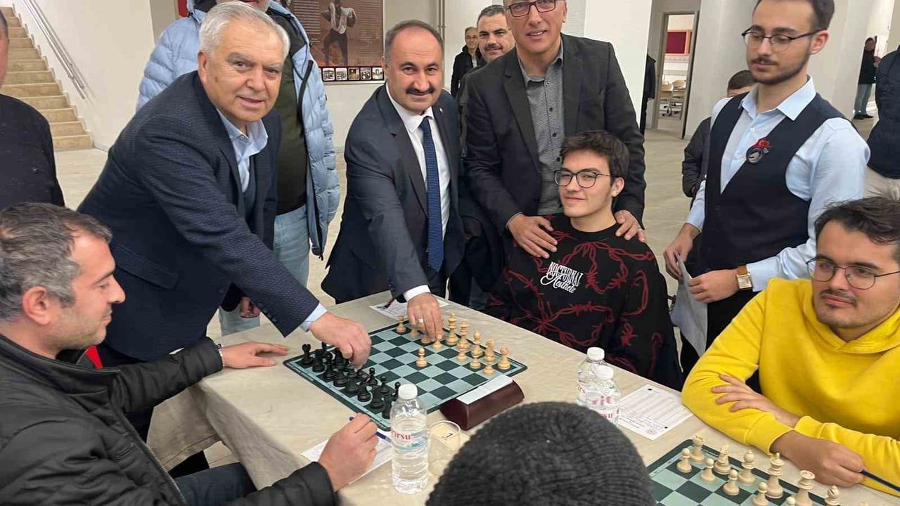Buldan'da 264 Sporcunun Katıldığı Satranç Turnuvası Başladı