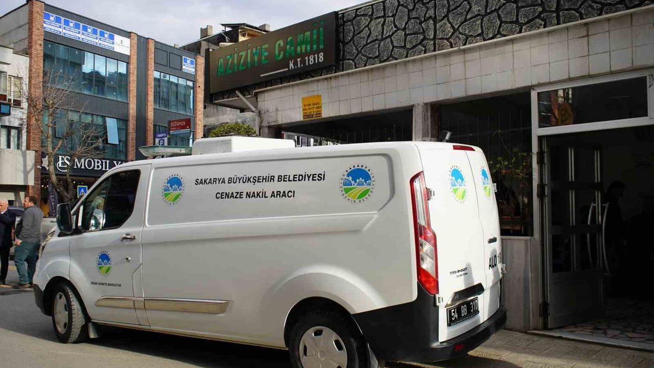 Bulgaristan’daki Kazada Ölen Tır Sürücüsü Yılmaz Parlanık Sakarya’da Defnedildi